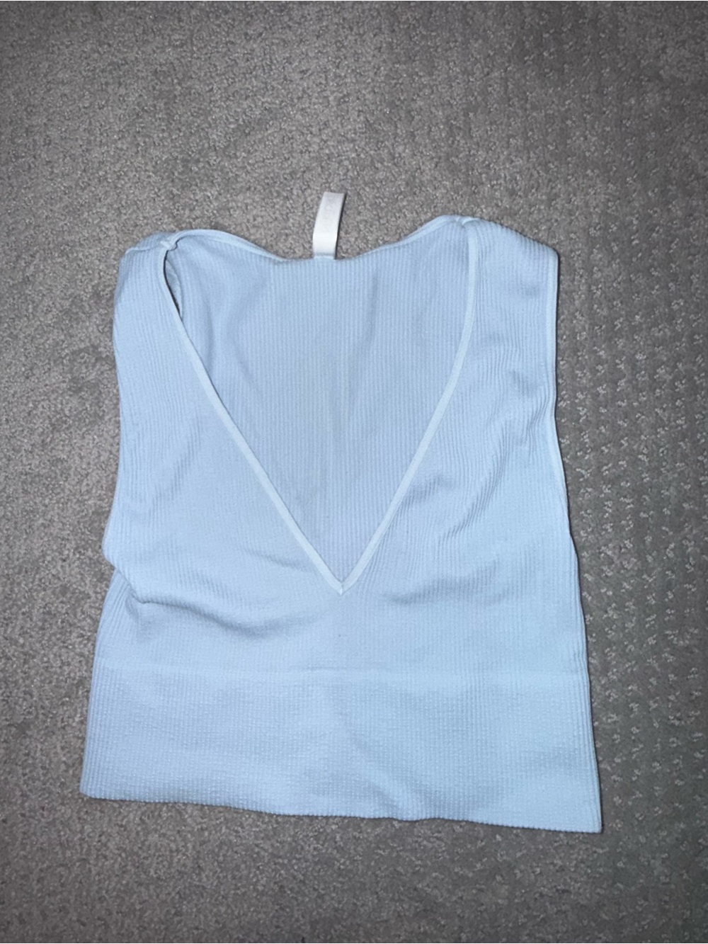 Nikibiki v neck tank
